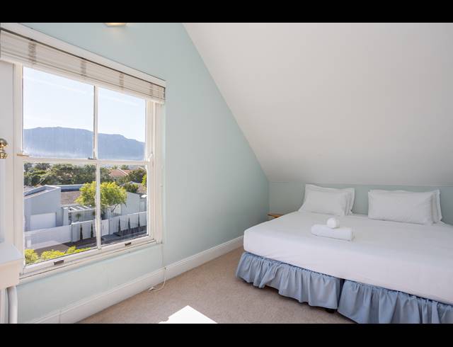 3 BEDROOM APARTMENT TO LET IN HOUT BAY CENTRAL